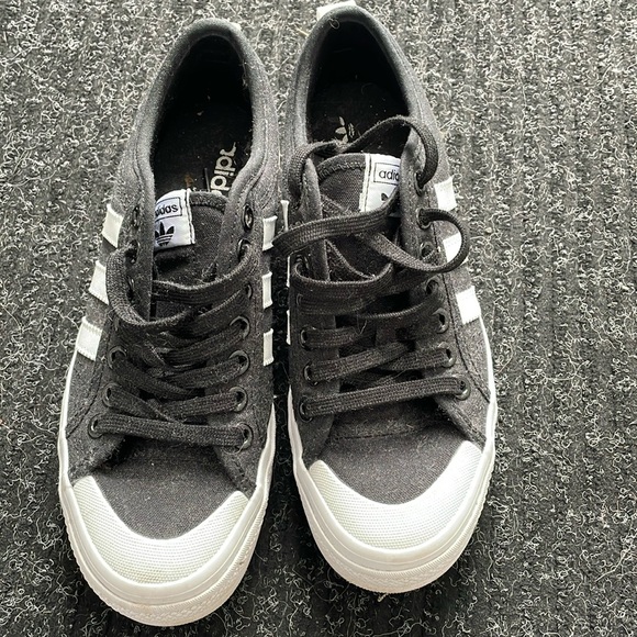 Nizza Adidas Sz 8 - Picture 1 of 4